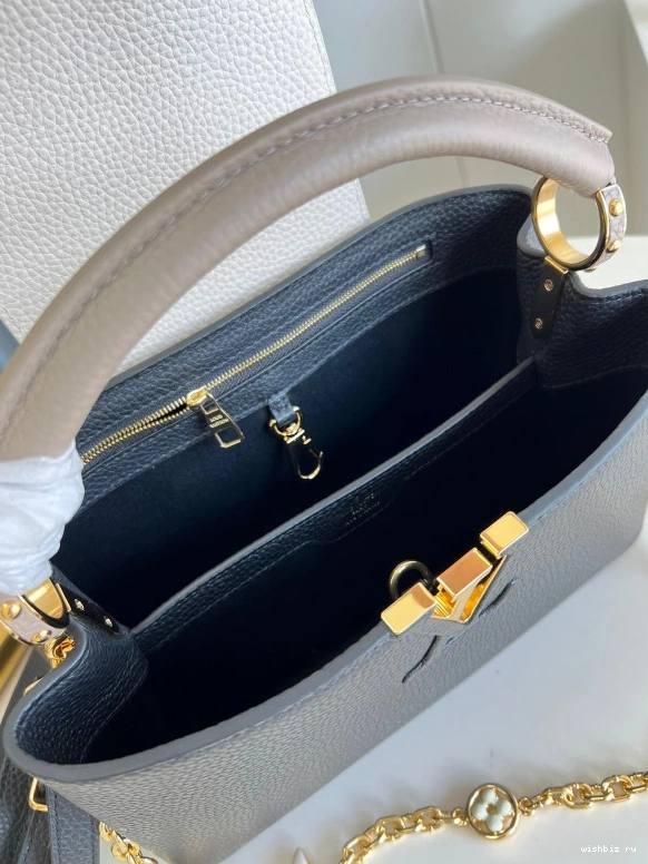 WIS LOUIS CAPUCINES MM VUITTON 0826